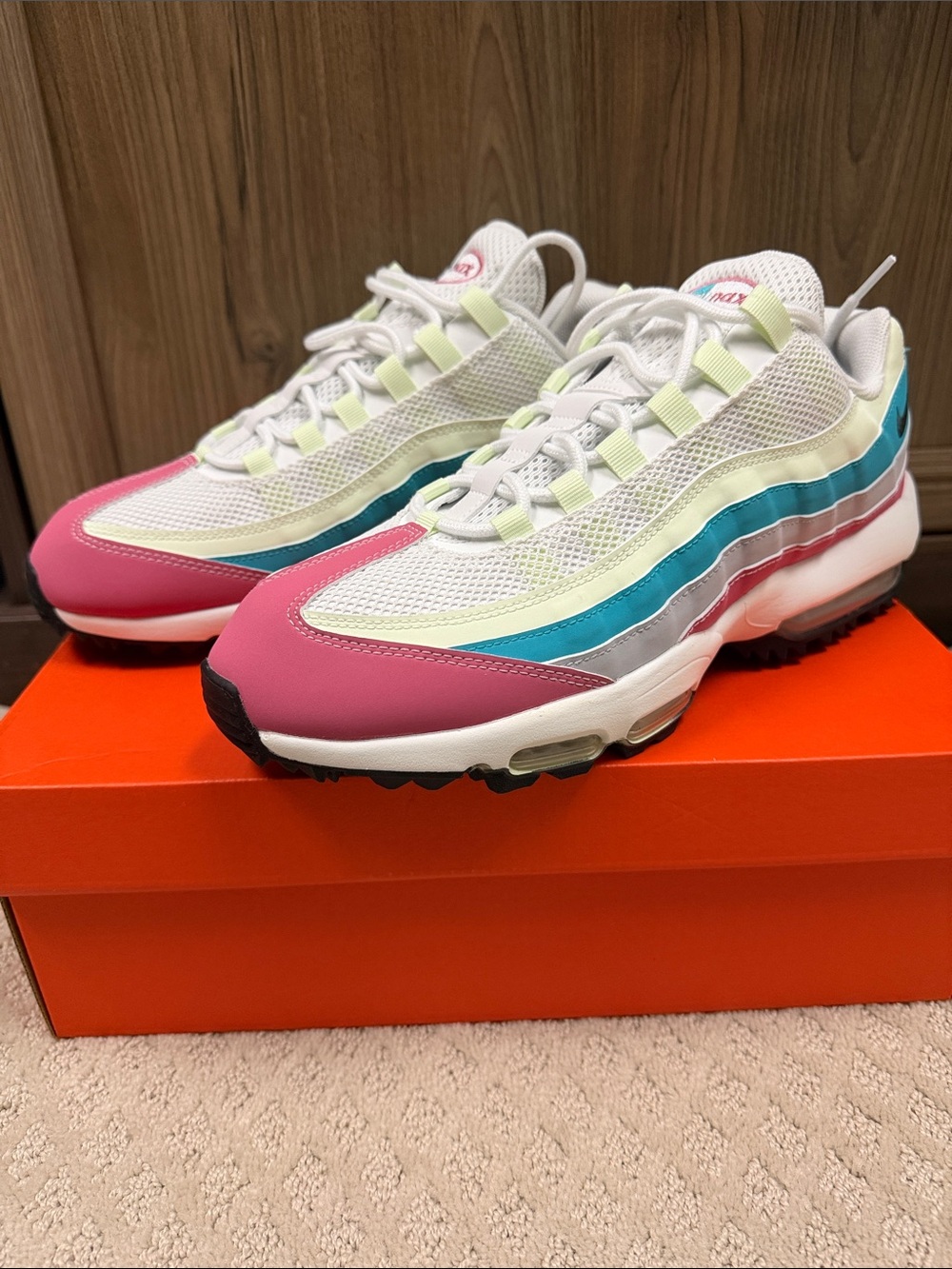 NEW NIKE Air Max 95 G - Golf Sneaker (White, Pink & Teal Accent) - Size 11.5